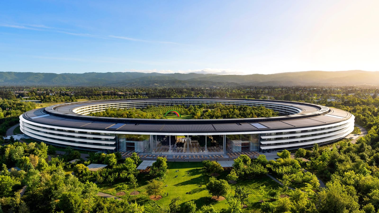 Apple donanım mühendisliğinde 30 yıllık devir bitti: Yeni ürünler için dev operasyon